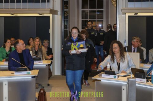Fotoboek Deventer Sportploeg voor raadsleden en college