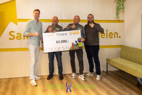 Prachtige cheque voor Iedereen Actief!